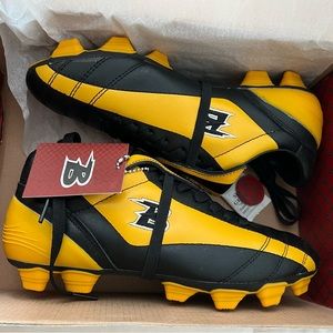 New! Boombah Soccer Cleats Kids 4.5 Black/Yellow (Gold)